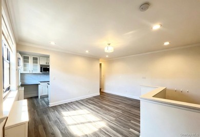 NO INTERVIEW / Garden-Style/ MOVE IN CONDITION, 1 Bedroom Coop - photo 3