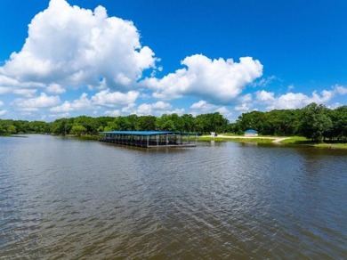 Lake Lot For Sale in Quinlan, Texas