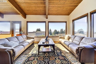 One of those houses you dream about. Stellar bay and ocean views - photo 12