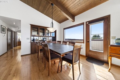 One of those houses you dream about. Stellar bay and ocean views - photo 13