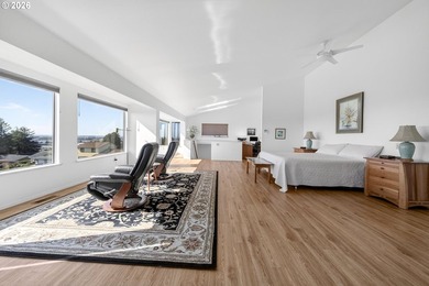 One of those houses you dream about. Stellar bay and ocean views - photo 26