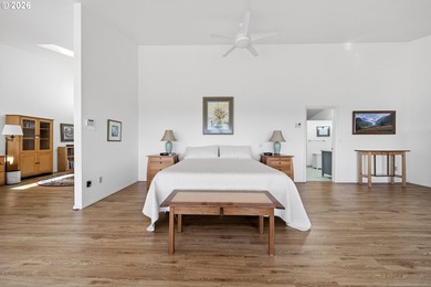 One of those houses you dream about. Stellar bay and ocean views - photo 27