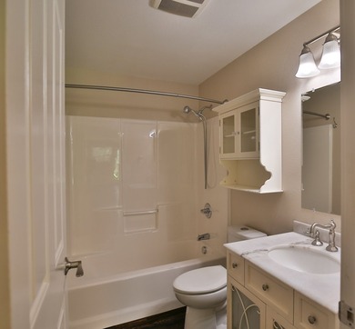 Come check out this gorgeous home with a brand new roof, and a - photo 31