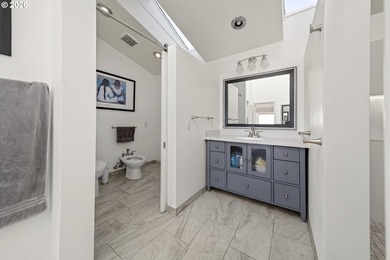 One of those houses you dream about. Stellar bay and ocean views - photo 31