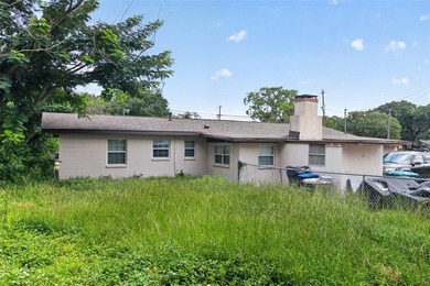 Welcome home to this spacious 3-bedroom, 2-bath single-family - photo 5
