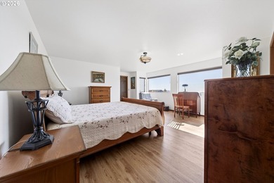 One of those houses you dream about. Stellar bay and ocean views - photo 36