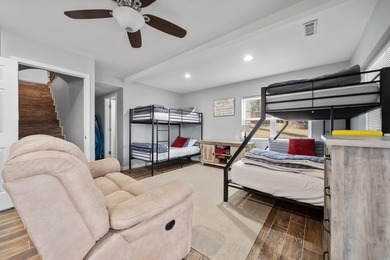 Easy Lake Living! This newly remodeled 2600 Sq. Ft. 3 Bedroom 3 - photo 37