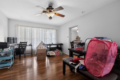 Welcome home to this spacious 3-bedroom, 2-bath single-family - photo 7