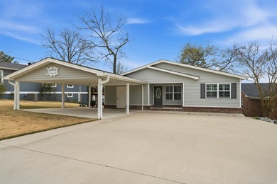 Easy Lake Living! This newly remodeled 2600 Sq. Ft. 3 Bedroom 3 - photo 48