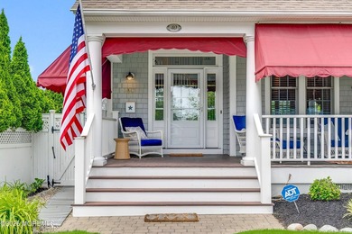 Ideally located on a quiet street between Twilight Lake and the - photo 4