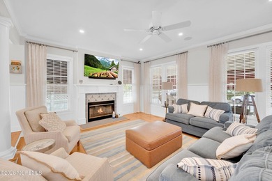 Ideally located on a quiet street between Twilight Lake and the - photo 6
