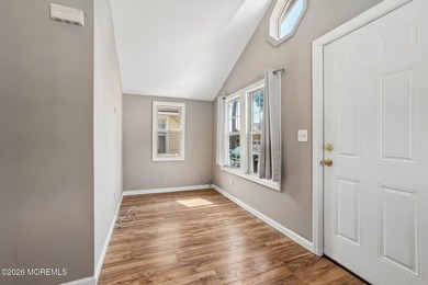 Welcome home to this adorable updated 2-bedroom bungalow/cottage - photo 3
