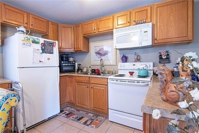 Welcome to this well-maintained 4-bedroom, 4-bathroom duplex - photo 11