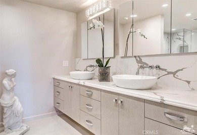 Desert Island Designer Penthouse for LEASE! This exceptional - photo 11