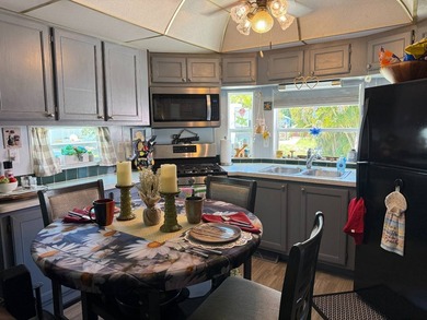 Charming 2 bedroom, 1 bath manufactured home located in the - photo 11