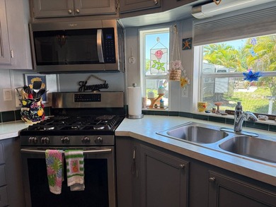 Charming 2 bedroom, 1 bath manufactured home located in the - photo 12