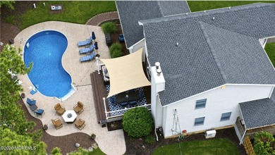 Beautifully updated home on an oversized 18,000+ sq ft corner - photo 3