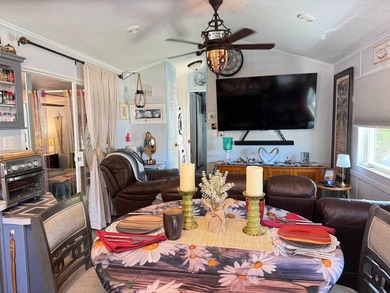 Charming 2 bedroom, 1 bath manufactured home located in the - photo 13