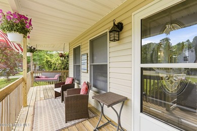 Beautifully updated home on an oversized 18,000+ sq ft corner - photo 5