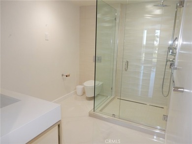 Desert Island Designer Penthouse for LEASE! This exceptional - photo 15