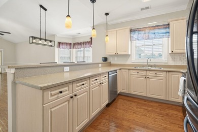 Don't miss this beautifully maintained top-floor end-unit condo - photo 8