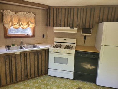 Affordable living just 4 miles west of Eagle River in Cloverland - photo 8