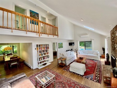 Tucked away saltbox home with an inground pool and abundant - photo 2