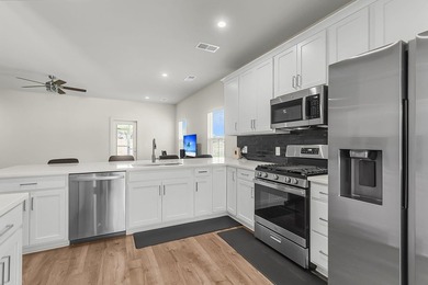 Discover the perfect balance of modern comfort and vibrant - photo 6