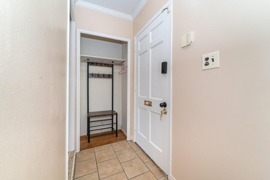This spacious, classic Ypsilanti Township 3-bedroom, 2.5 bath - photo 2