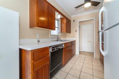 This spacious, classic Ypsilanti Township 3-bedroom, 2.5 bath - photo 5
