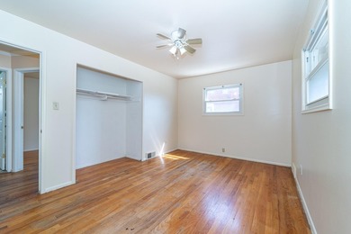 This spacious, classic Ypsilanti Township 3-bedroom, 2.5 bath - photo 8