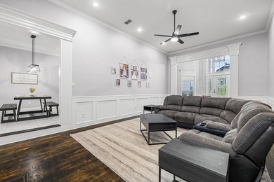 Experience elevated golf course living in this beautiful 3 - photo 4