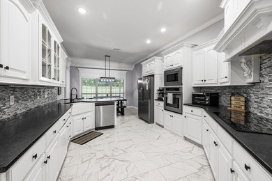 Experience elevated golf course living in this beautiful 3 - photo 10