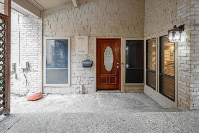 Lake Townhome/Townhouse For Sale in Carrollton, Texas