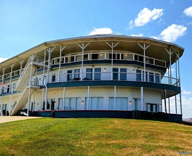 Experience Lake Life on the unique Alabama Belle! This 3rd floor - photo 1