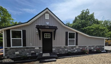 Welcome to this beautifully crafted cabin-style home that - photo 11
