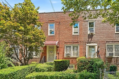 Welcome Home! Come to this beautiful tree-lined neighborhood - photo 2