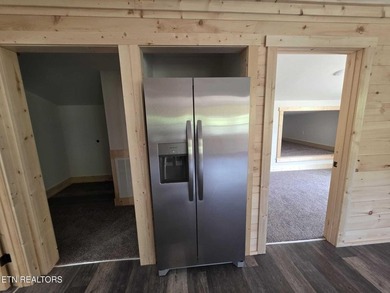 Welcome to this beautifully crafted cabin-style home that - photo 21