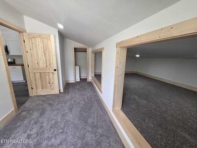 Welcome to this beautifully crafted cabin-style home that - photo 24