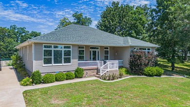 Kentucky Lake Home For Sale in Gilbertsville Kentucky