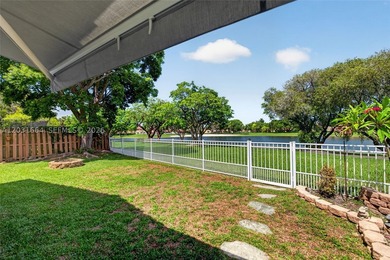 Beautiful lakefront 3-bedroom, 2-bathroom home located in a - photo 31