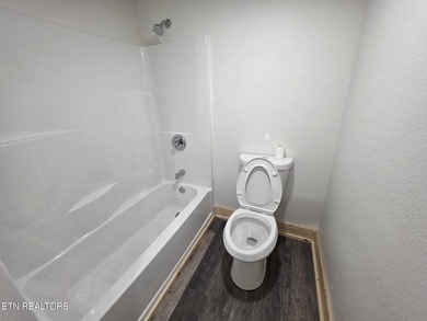 Welcome to this beautifully crafted cabin-style home that - photo 38