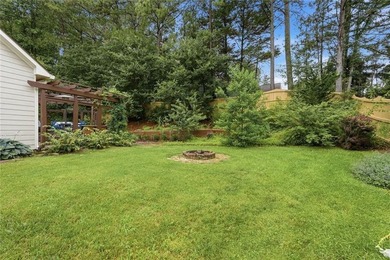 Tucked away on a private corner lot, you'll immediately notice - photo 41