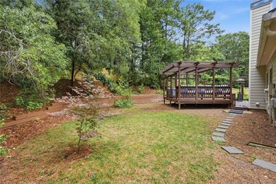 Tucked away on a private corner lot, you'll immediately notice - photo 42