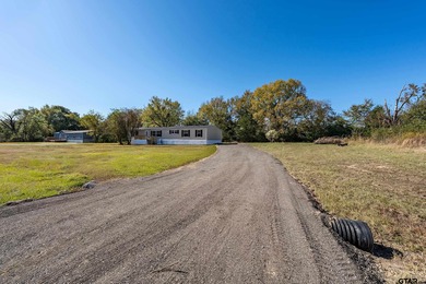 Lake Palestine Home For Sale in Chandler Texas