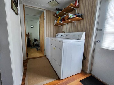 Charming 2BR/1BA Manufactured Home in Crystal Lake - Move-In - photo 7