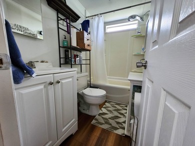 Charming 2BR/1BA Manufactured Home in Crystal Lake - Move-In - photo 9