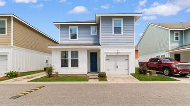 Imagine coming home to a quiet, tree-lined community just - photo 1