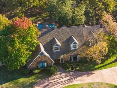 Must see - Spacious 5 bedroom, 6 bath situated on almost an acre - photo 3