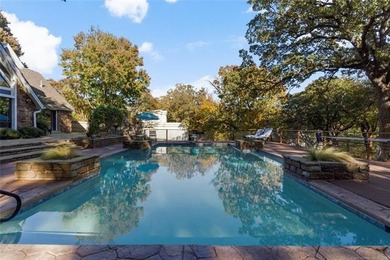 Must see - Spacious 5 bedroom, 6 bath situated on almost an acre - photo 9